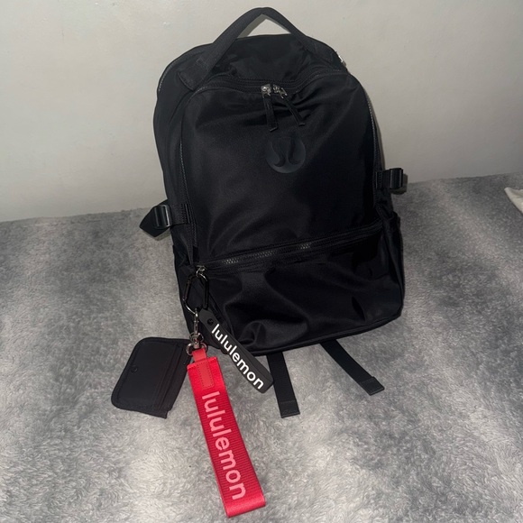 LULULEMON NEW CREW BACKPACK 22L *LOGO + ACCESSORIES - Picture 2 of 8